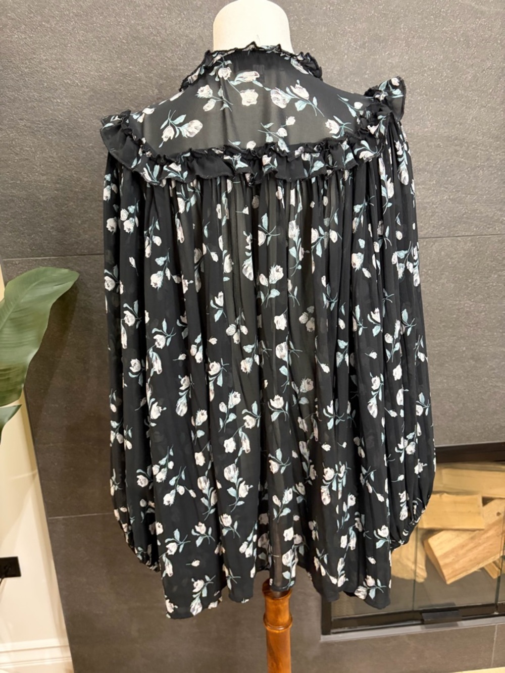 Hayden Black Floral Ruffled Peasant Top Size Medium - Picture 4 of 12
